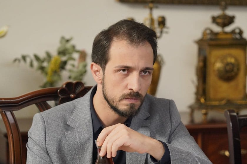 Sıla Türkoğlu and Emrah Altıntoprak to Leave Kızılcık Şerbeti in Upcoming Episodes Sıla Türkoğlu and Emrah Altıntoprak to Leave Kızılcık Şerbeti in Upcoming Episodes