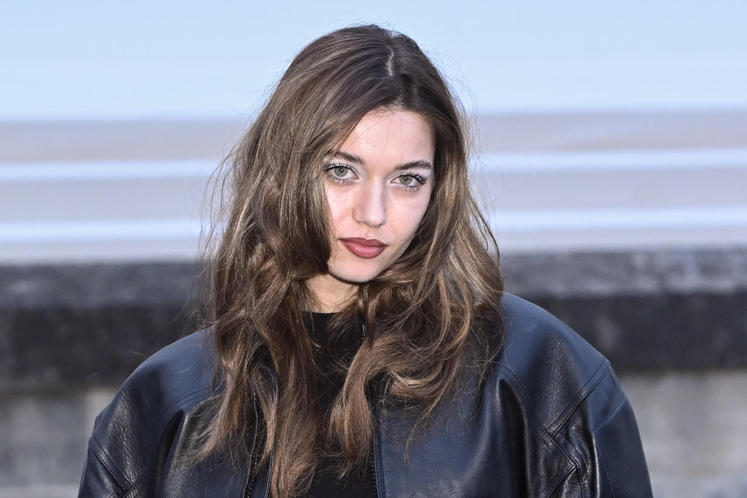 Kenan İmirzalıoğlu and Afra Saraçoğlu Return to the Screen: Abi Set to Premiere on ATV