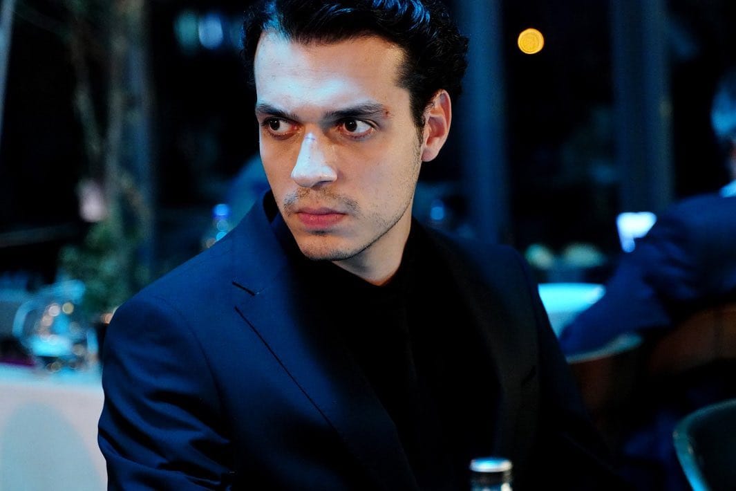 Ali Önsöz Joins the Cast of Abi