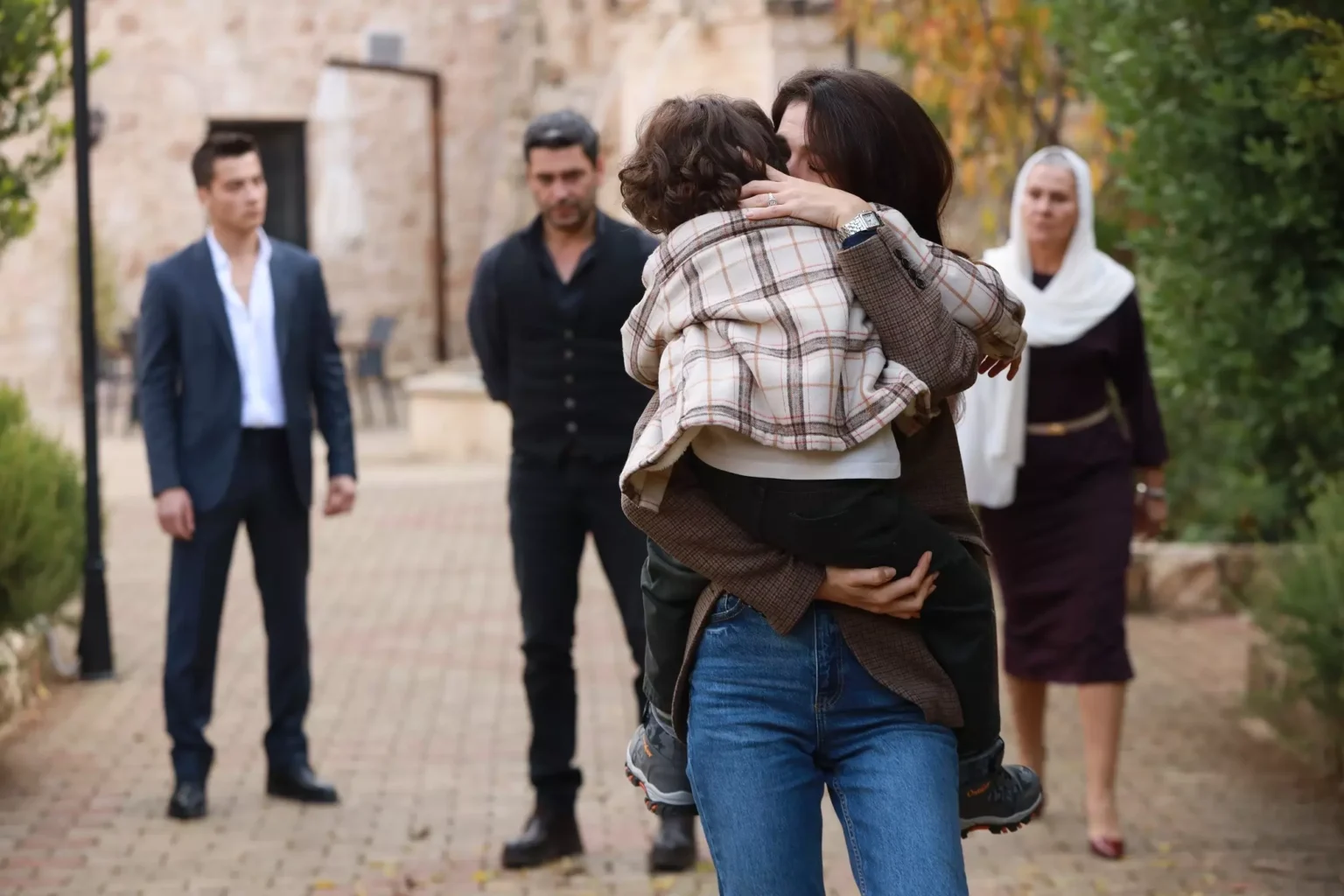 Uzak Şehir Episode 4 Summary