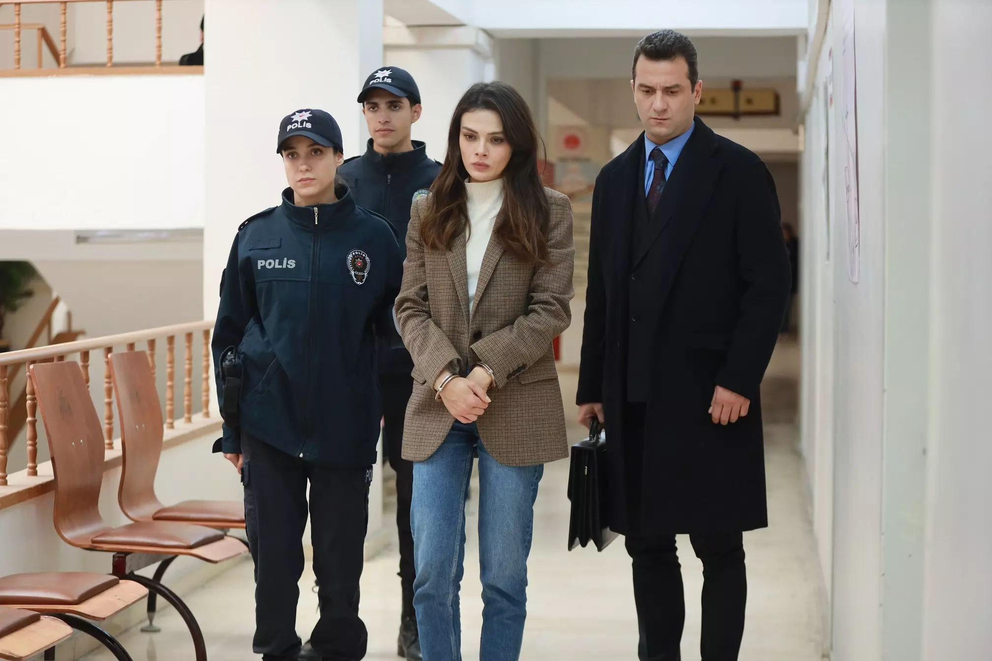 Uzak Şehir Episode 4 Summary Uzak Şehir Episode 4 Summary