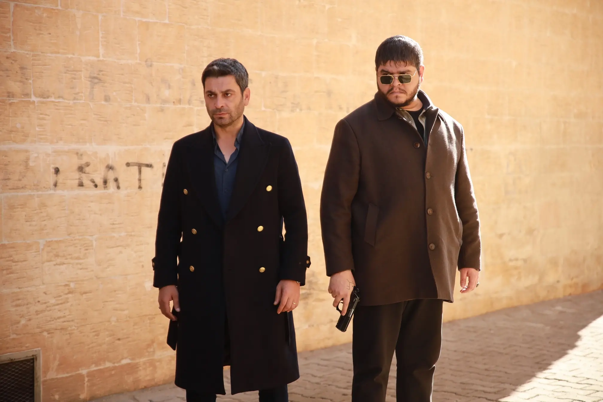 Uzak Şehir Episode 8 Summary Uzak Şehir Episode 8 Summary