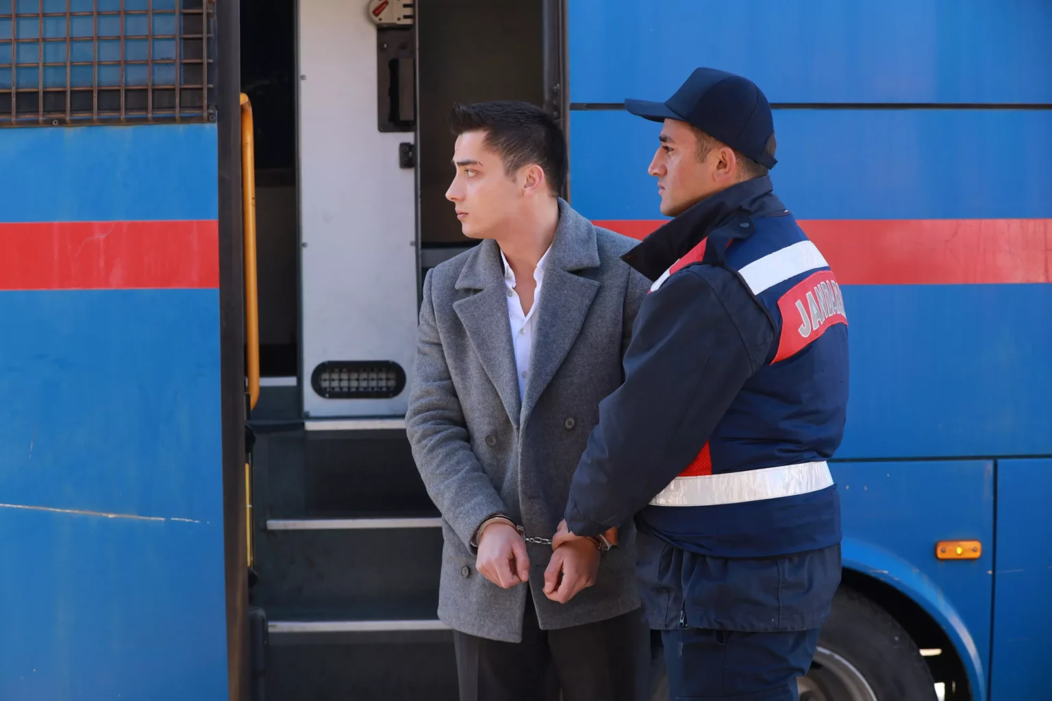 Uzak Şehir Episode 10 Summary