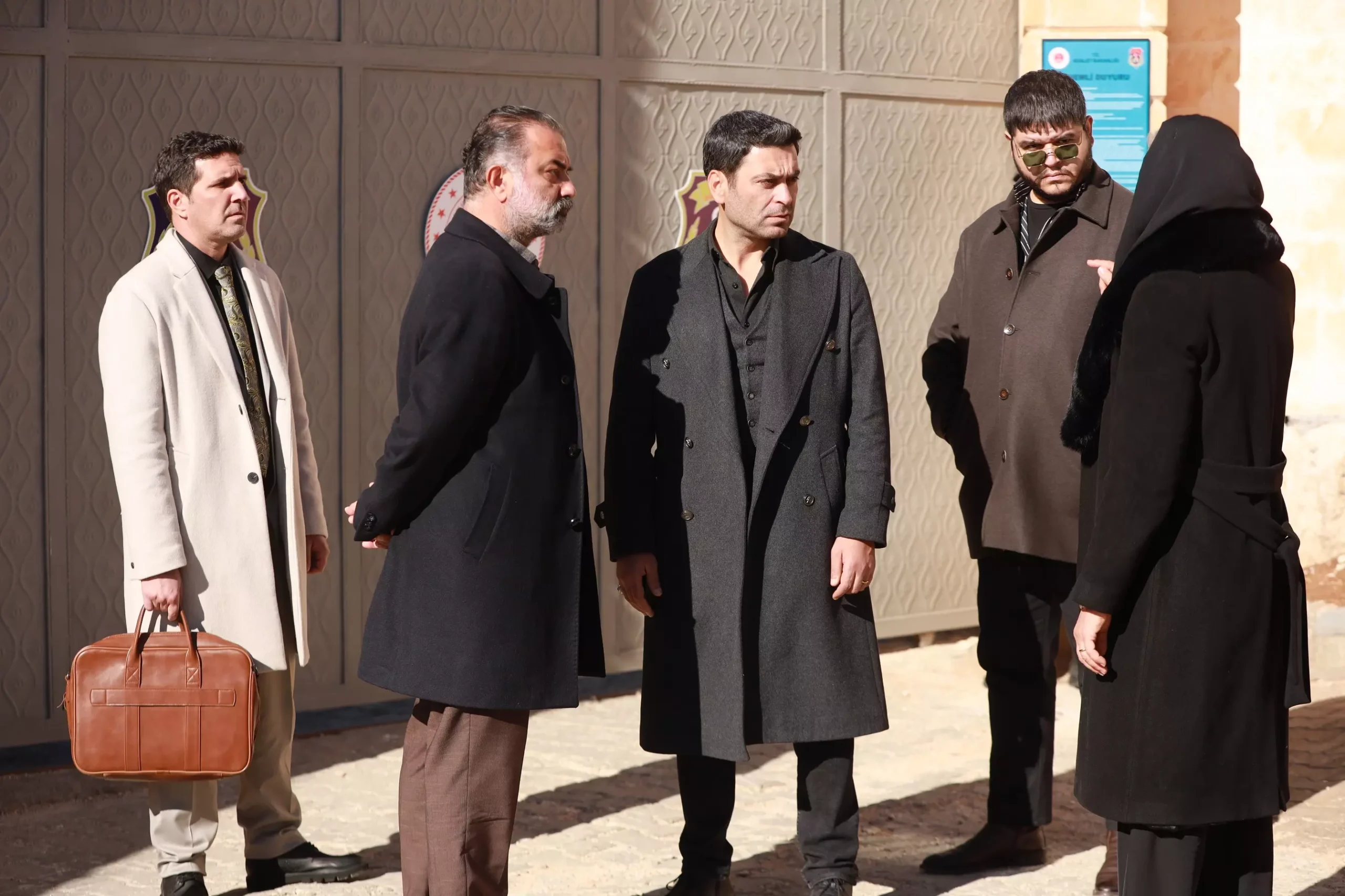 Uzak Şehir Episode 10 Summary