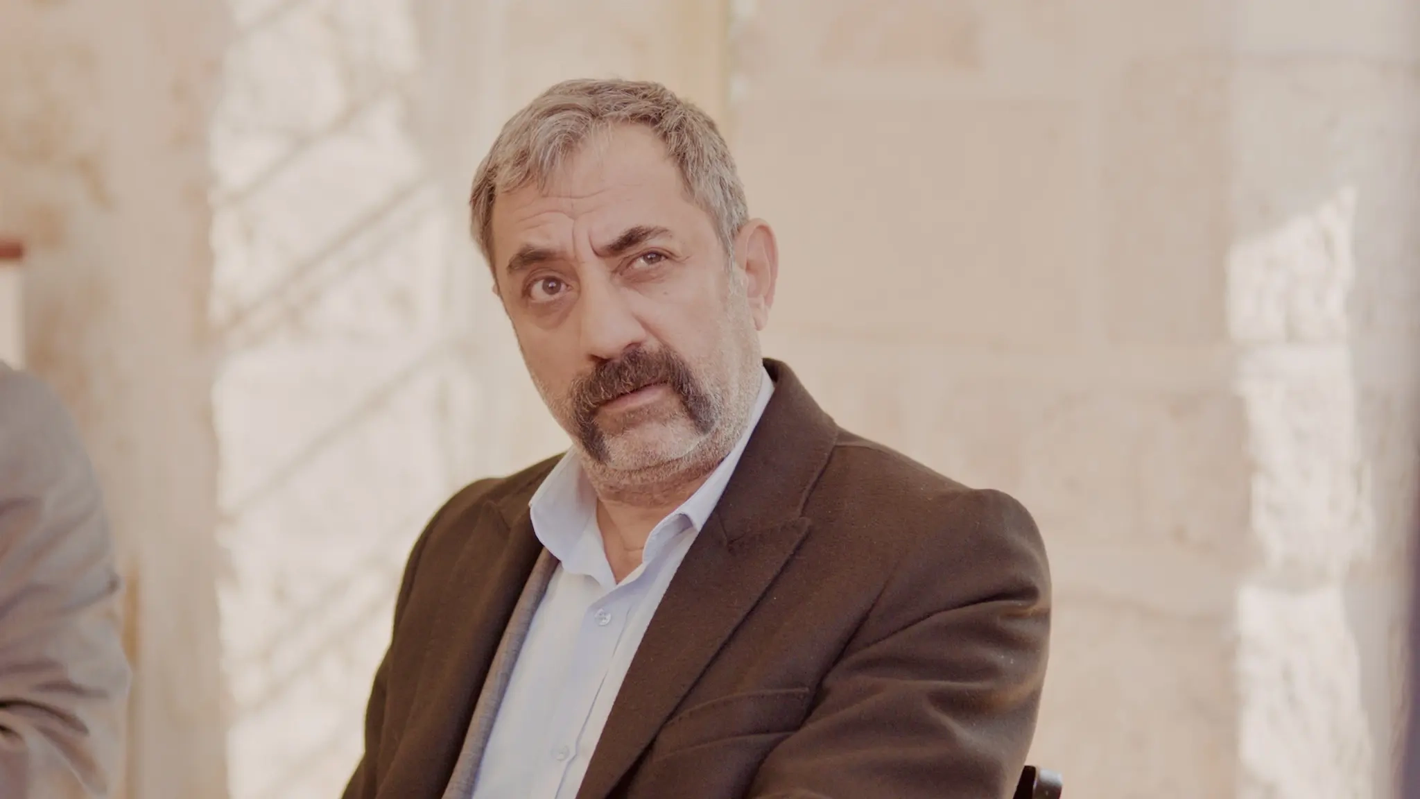 Uzak Şehir Episode 11 Summary