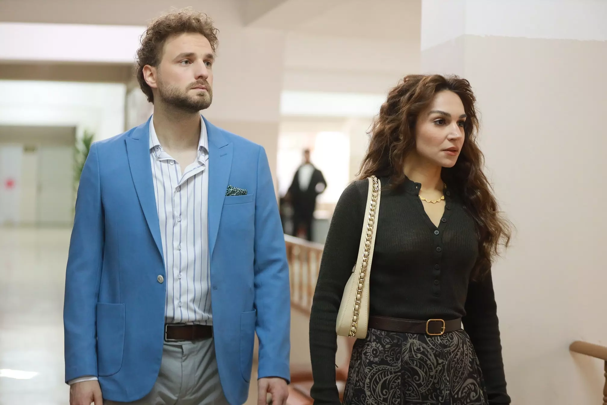 Uzak Şehir Episode 12 Summary