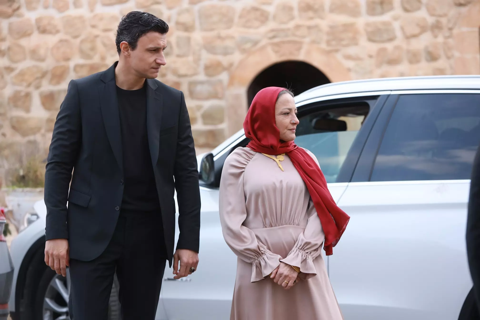 Uzak Şehir Episode 14 Summary