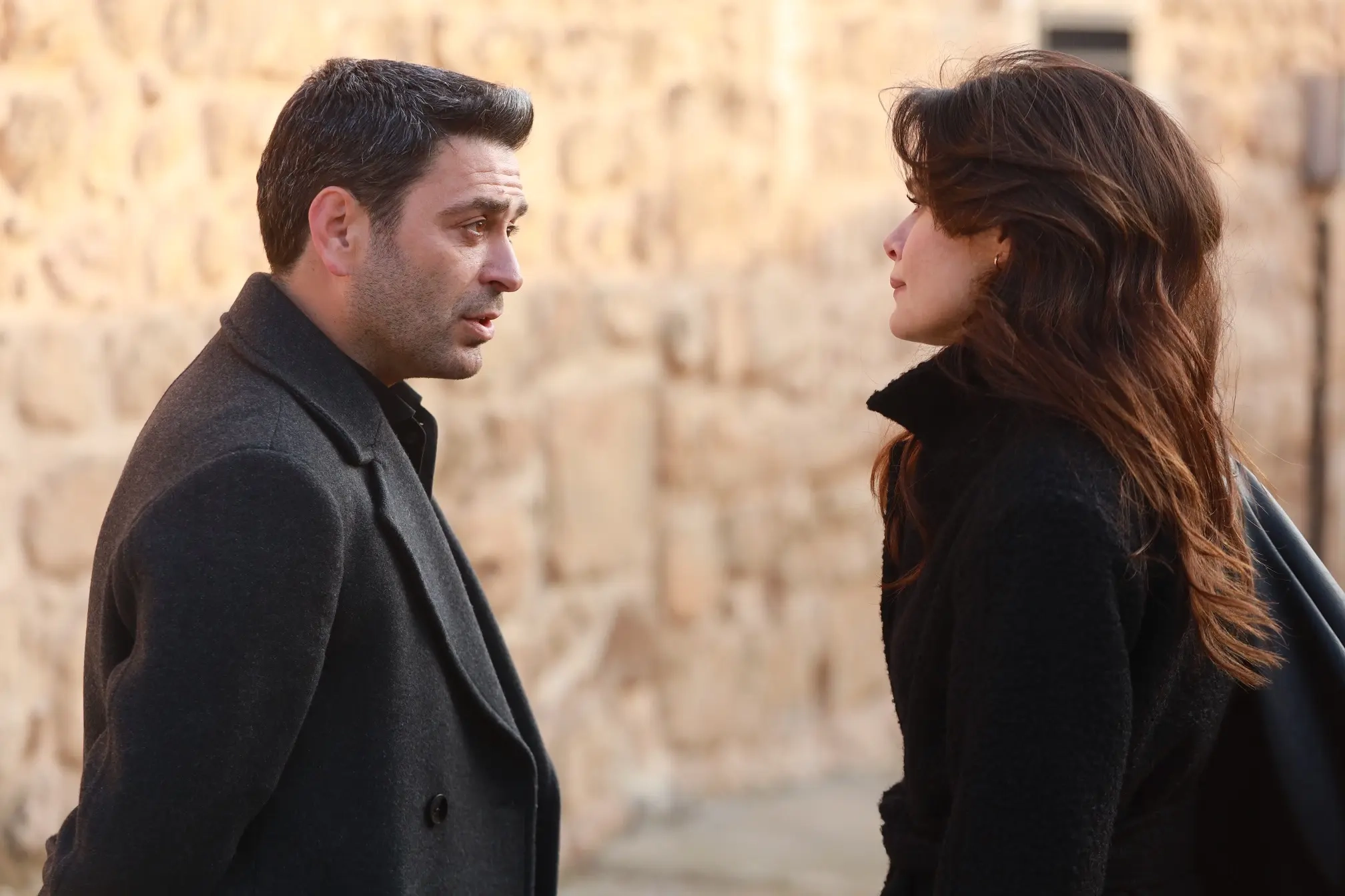 Uzak Şehir Episode 15 Summary