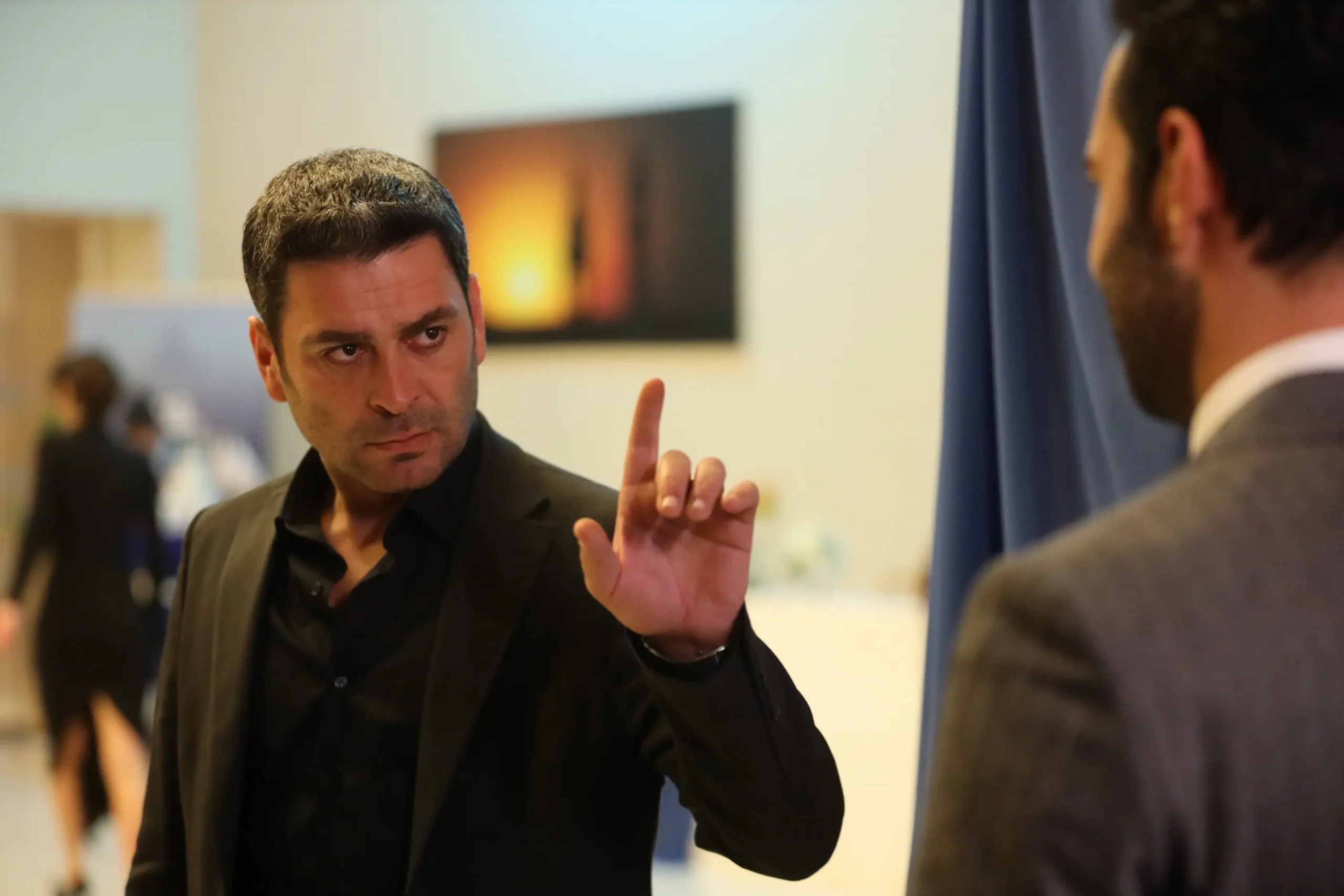 Uzak Şehir Episode 16 Summary Uzak Şehir Episode 16 Summary
