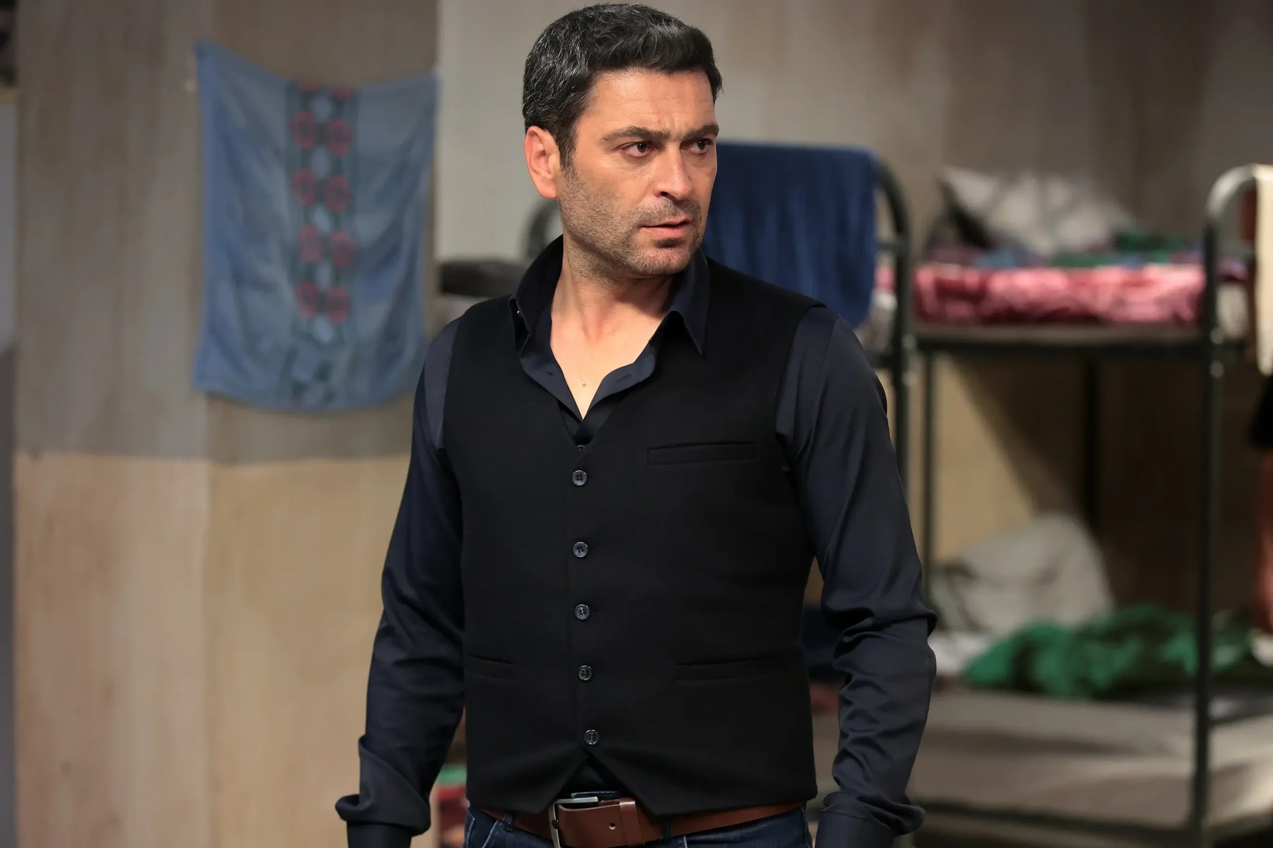 Uzak Şehir Episode 25 Summary