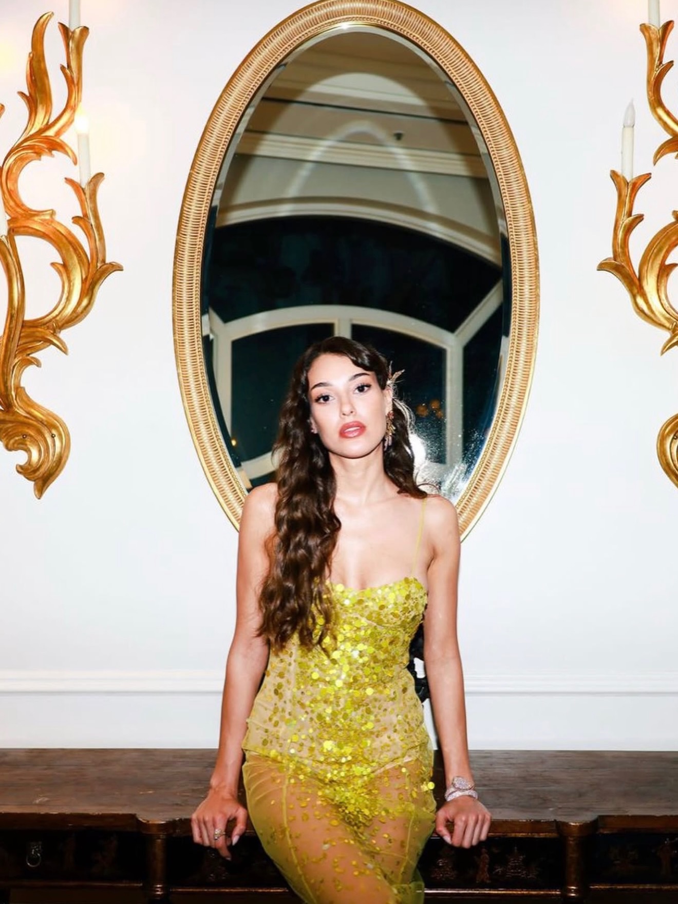 Dilan Çiçek Deniz Attends Elton John’s Oscar Charity Party Dilan Çiçek Deniz Attends Elton John’s Oscar Charity Party