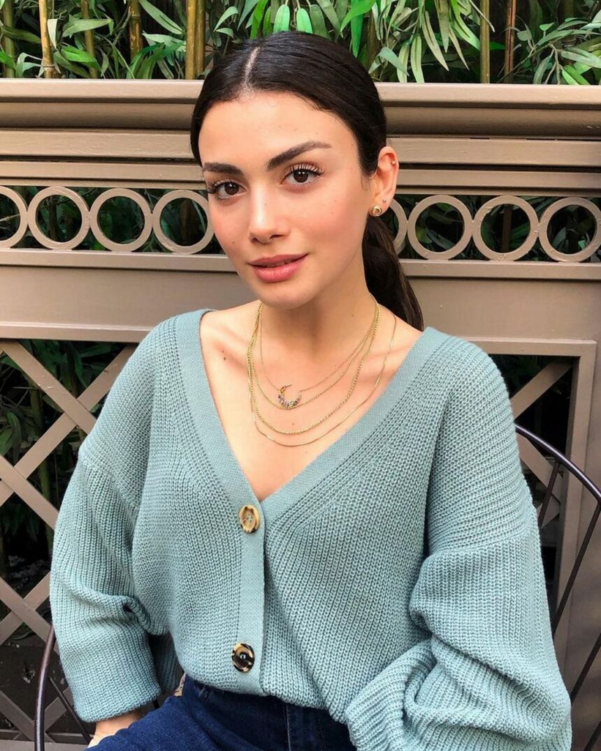 Özge Yağız
