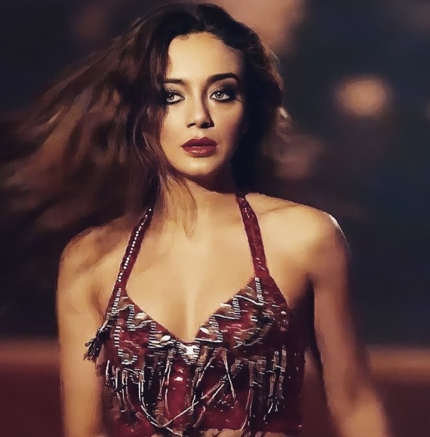 Damla Sönmez