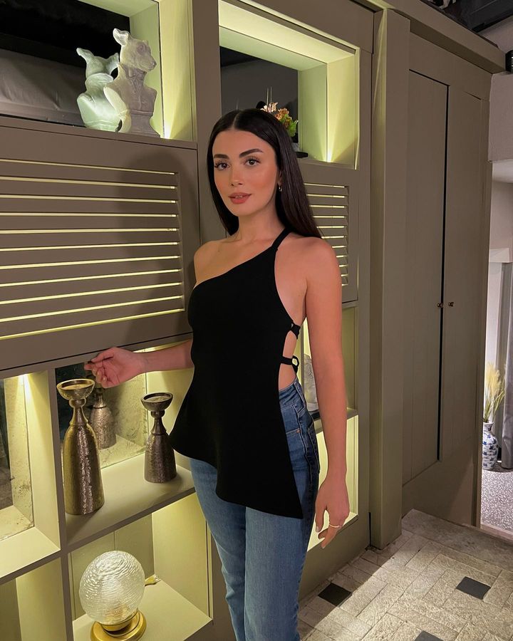 Özge Yağız Özge Yağız