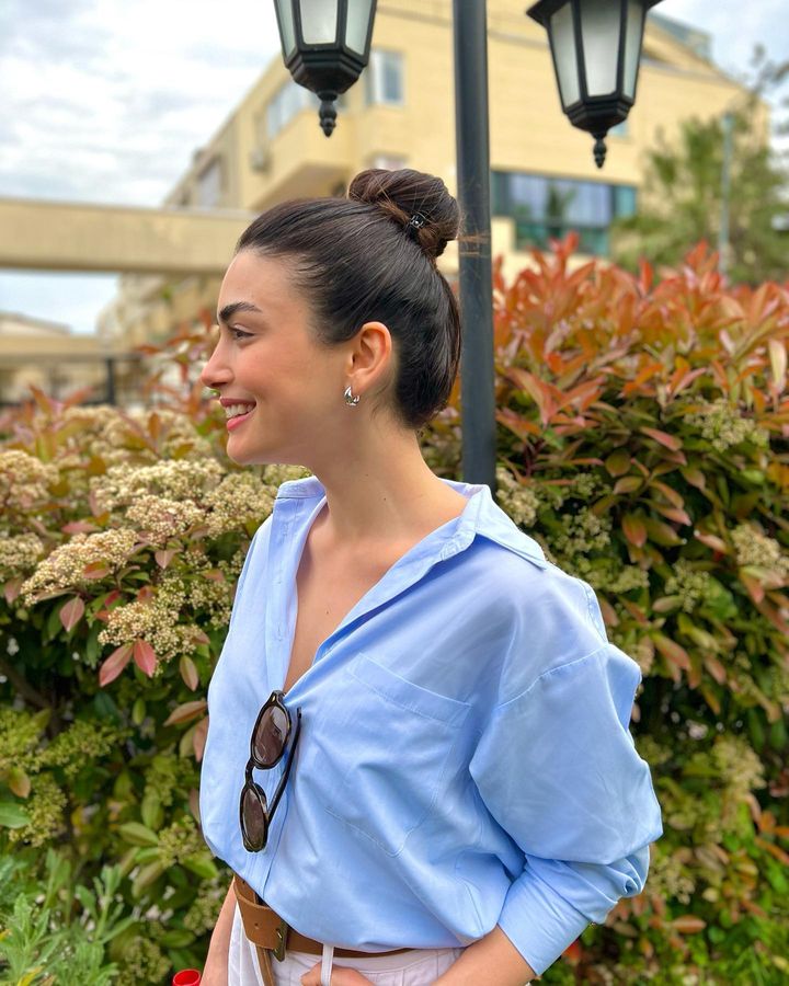 Özge Yağız Özge Yağız