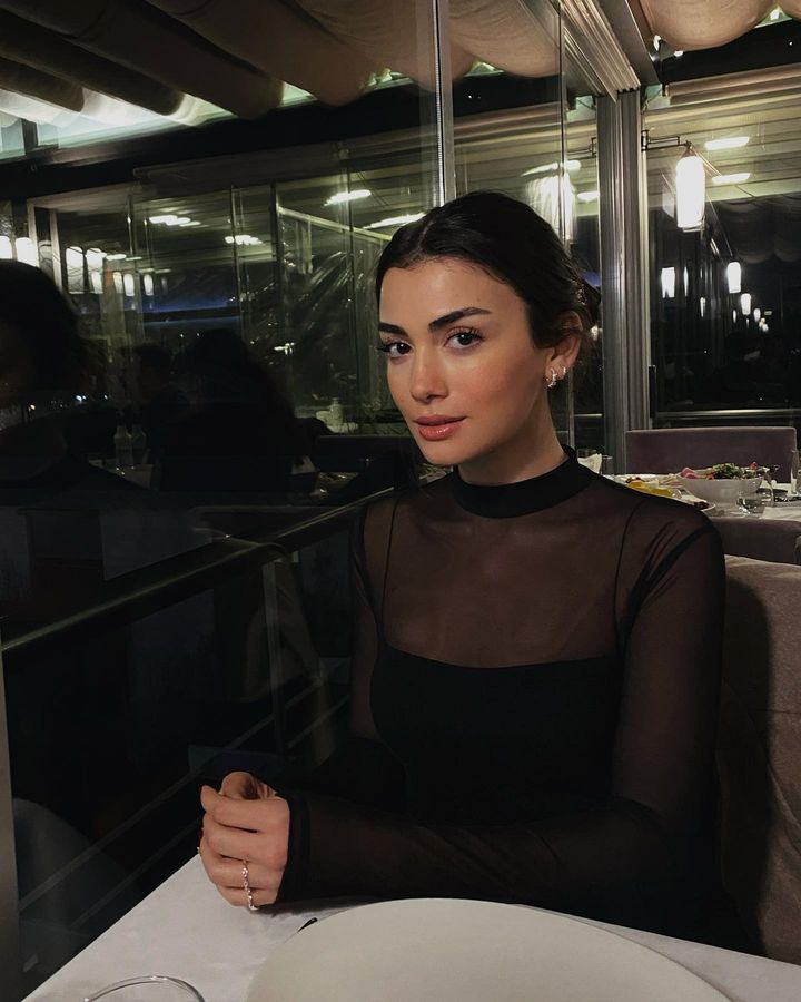Özge Yağız Özge Yağız