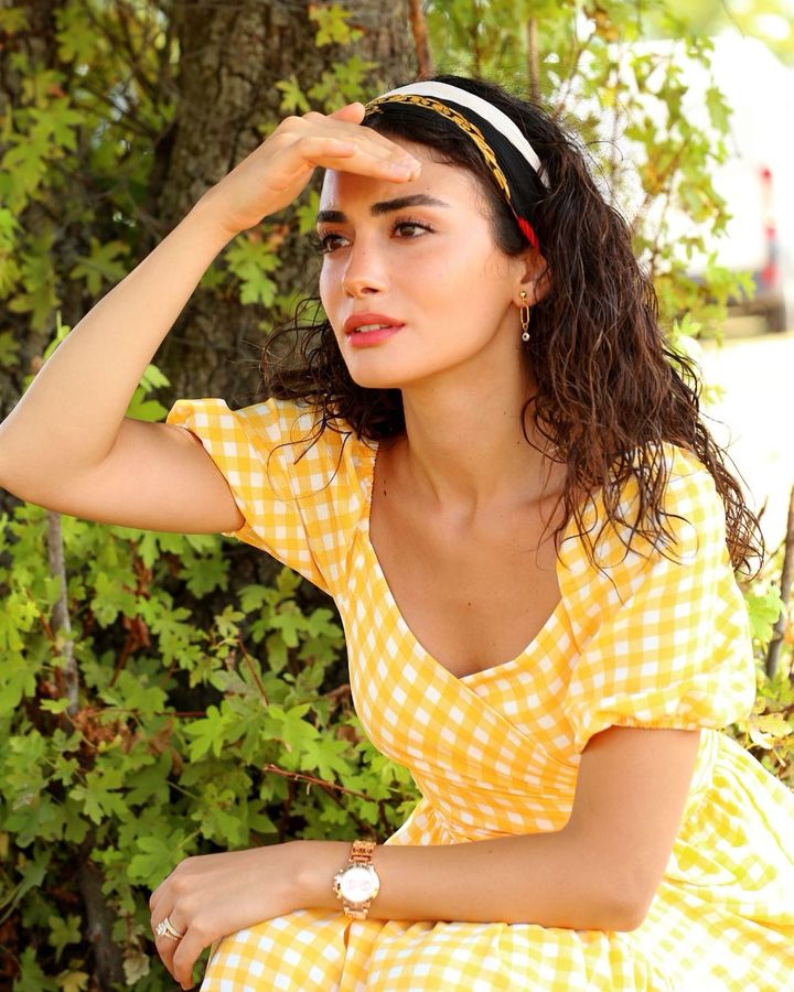 Özge Yağız Özge Yağız