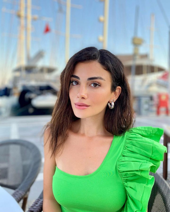 Özge Yağız Özge Yağız