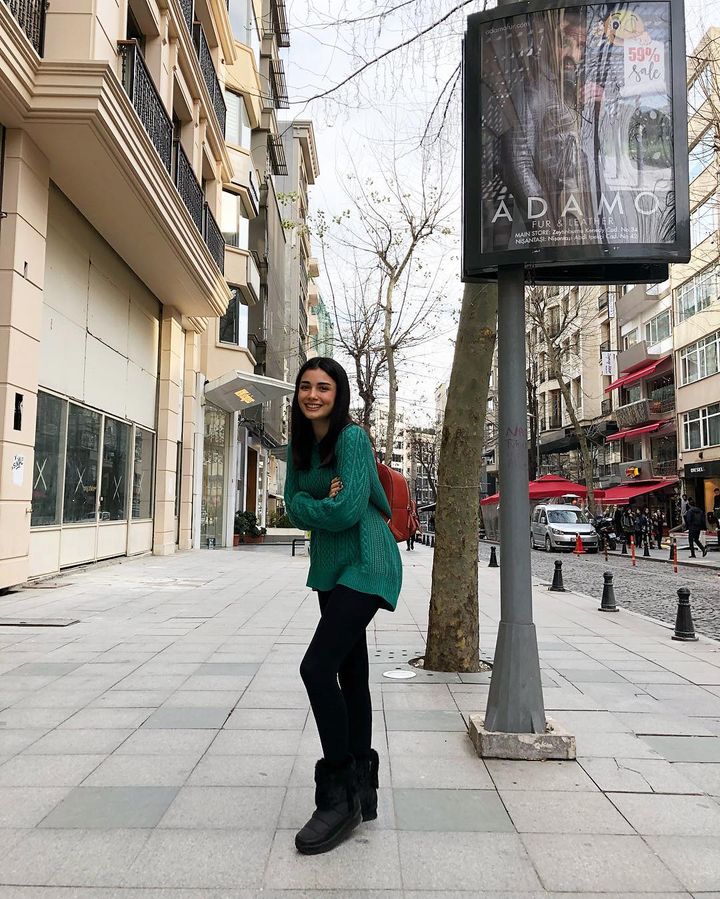 Özge Yağız Özge Yağız